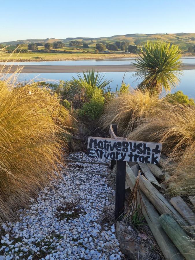Catlins Lake Sanctuary Owaka Exterior foto